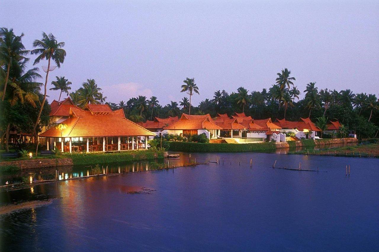 Kumarakom Lake Resort Exterior photo