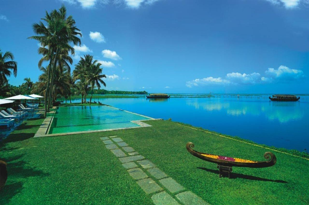 Kumarakom Lake Resort Exterior photo