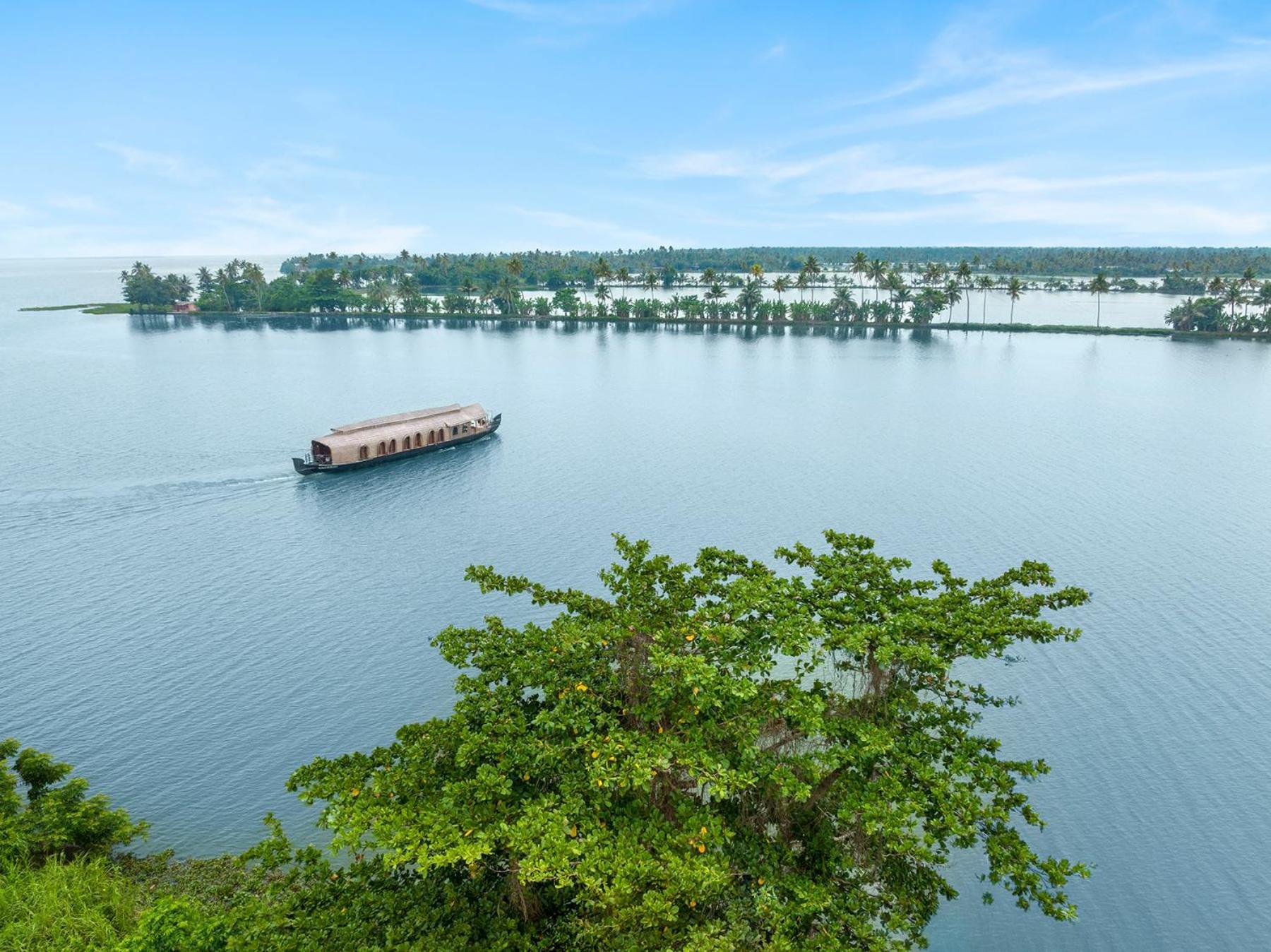 Kumarakom Lake Resort Exterior photo
