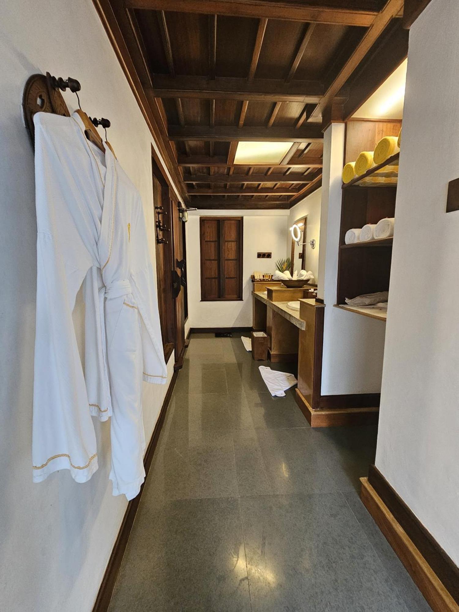 Kumarakom Lake Resort Exterior photo