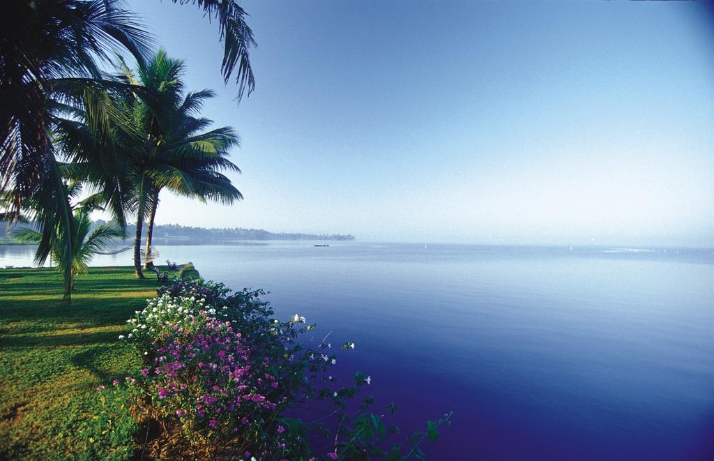 Kumarakom Lake Resort Exterior photo