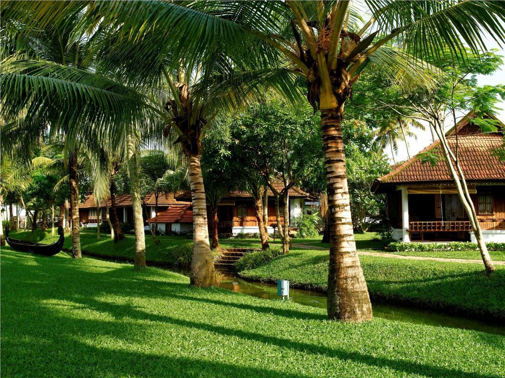 Kumarakom Lake Resort Exterior photo