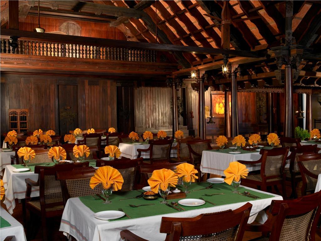 Kumarakom Lake Resort Exterior photo