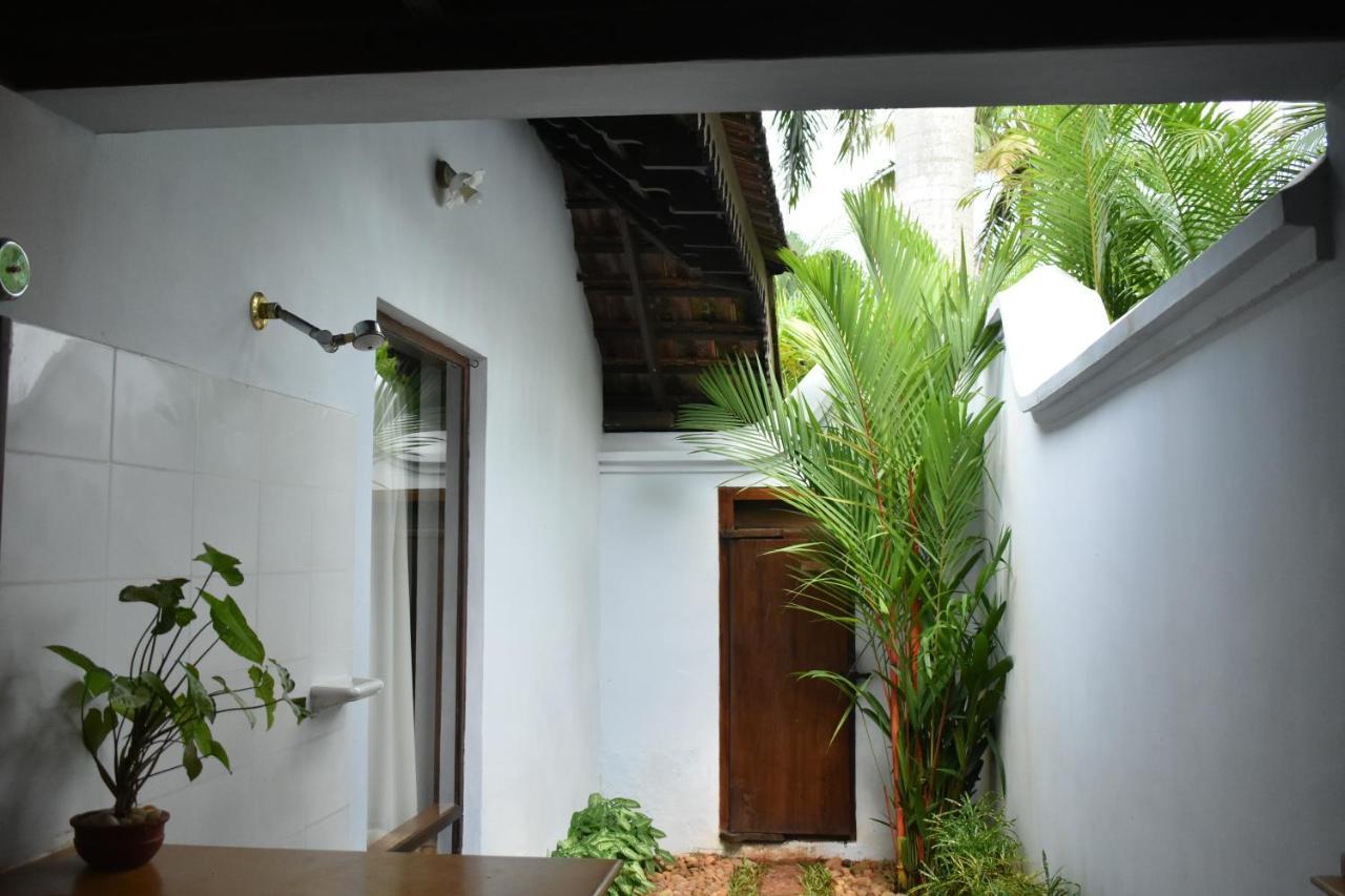 Kumarakom Lake Resort Exterior photo
